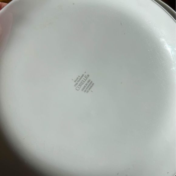 Vintage Corelle Red Floral Dinner Plates Set of 3 - Picture 4 of 4